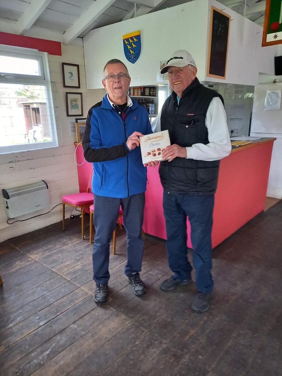 GC singles 17th April: Division winner Les